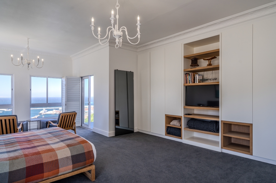 5 Bedroom Property for Sale in Simons Kloof Western Cape